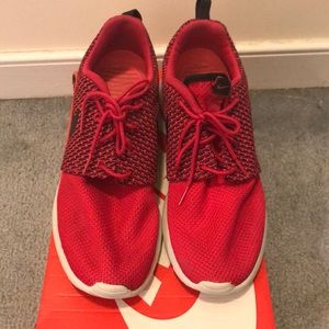 Fuchsia Roshe 8.5 (Men’s)